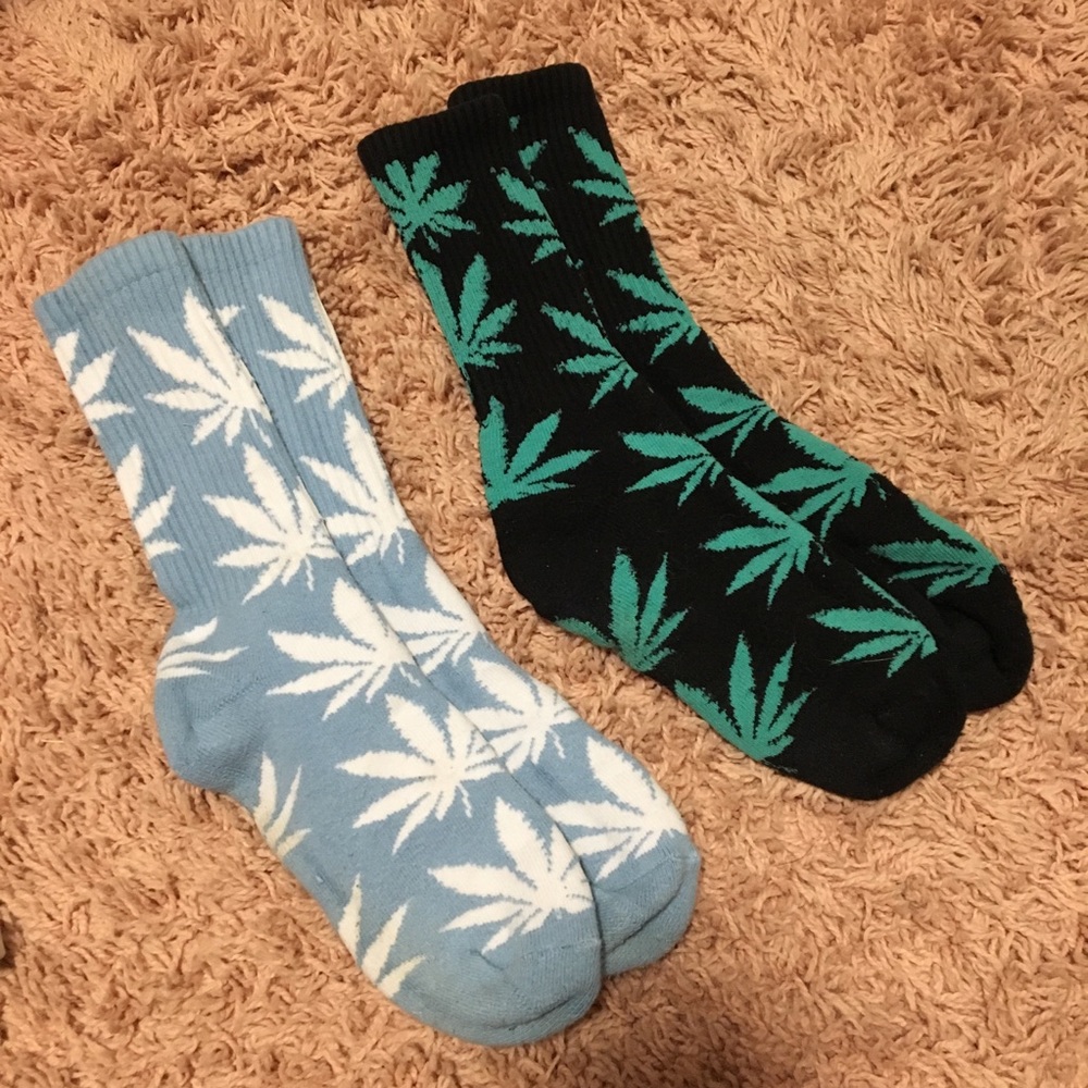 2 pairs of huf socks
